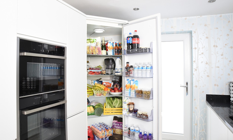 Refrigerator